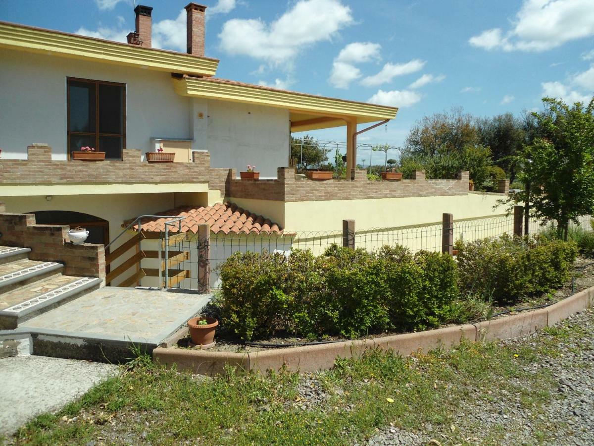 Tra Mare E Monti Lägenhet Santa Giusta Exteriör bild